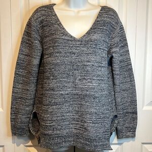 Roots Canada Blue/White‎ V-Neck Long Sleeve Sweater Size Small (oversized)